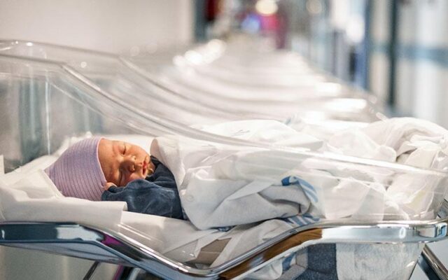 Baby overlijdt één dag na geboorte